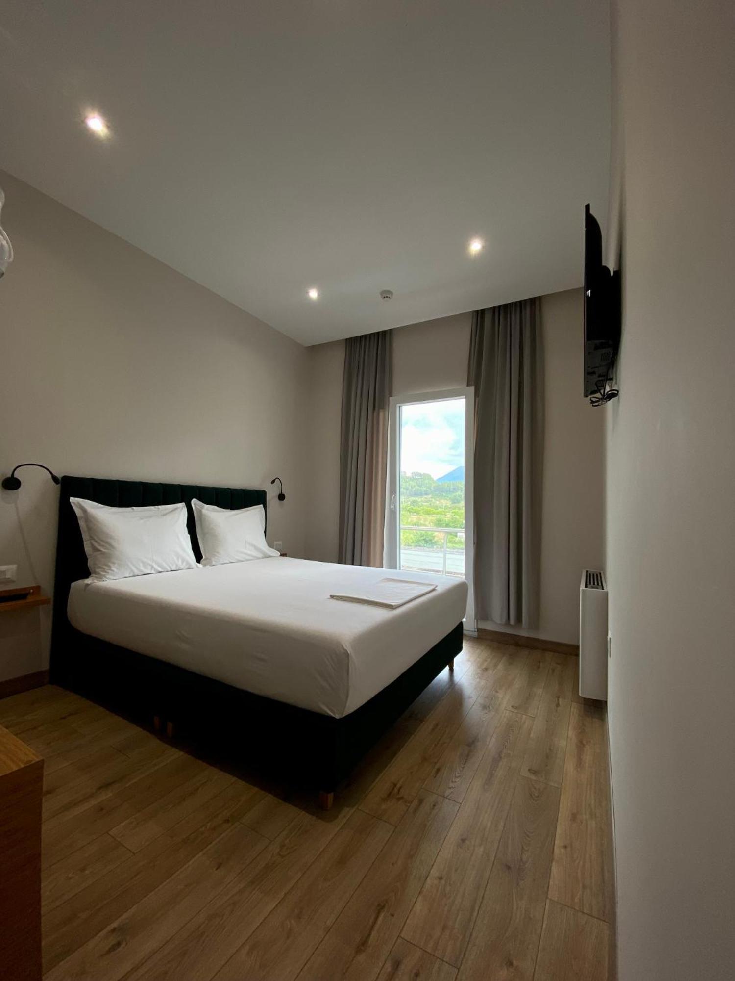 Merly Hotel Permet Ngoại thất bức ảnh